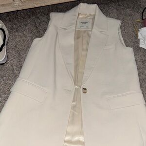 Abercrombie & Fitch Cream Sleeveless Vest